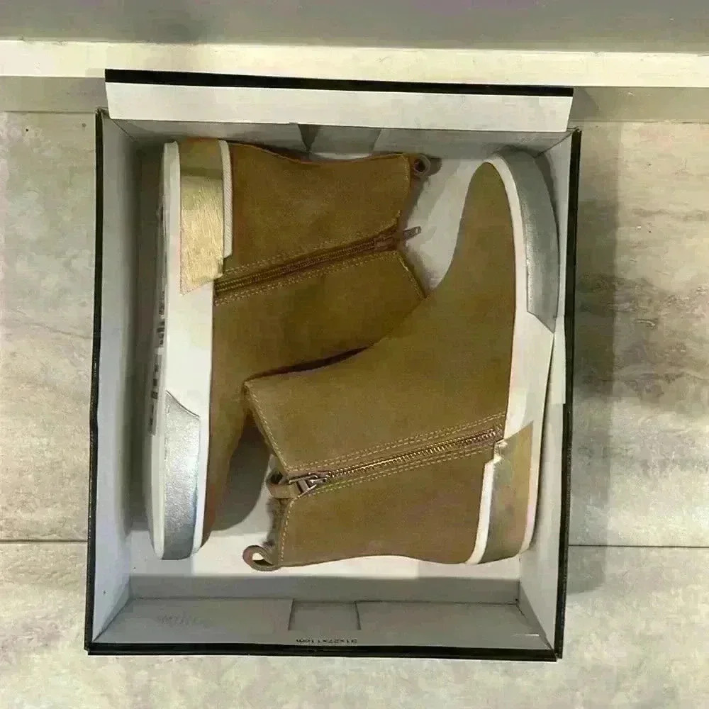 Dolce Vita Zony Cashew Suede 6.5